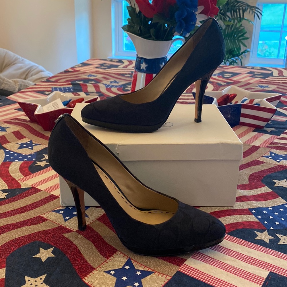 Coach Caya Signature Black Pumps, size 8.